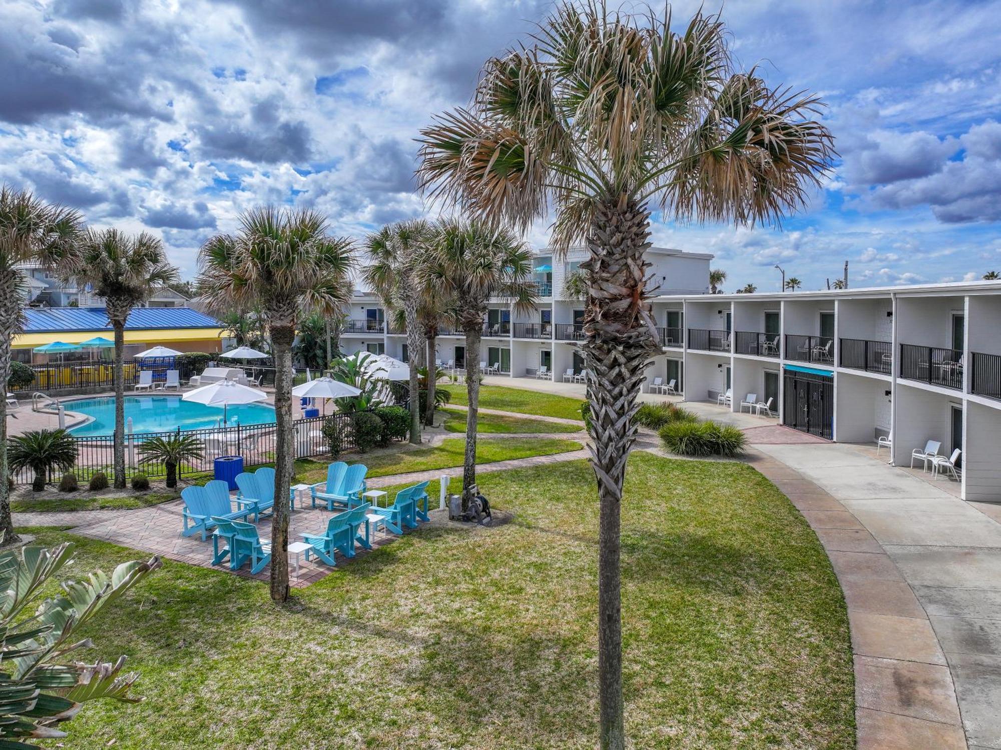 Seahorse Oceanfront Inn Neptune Beach エクステリア 写真