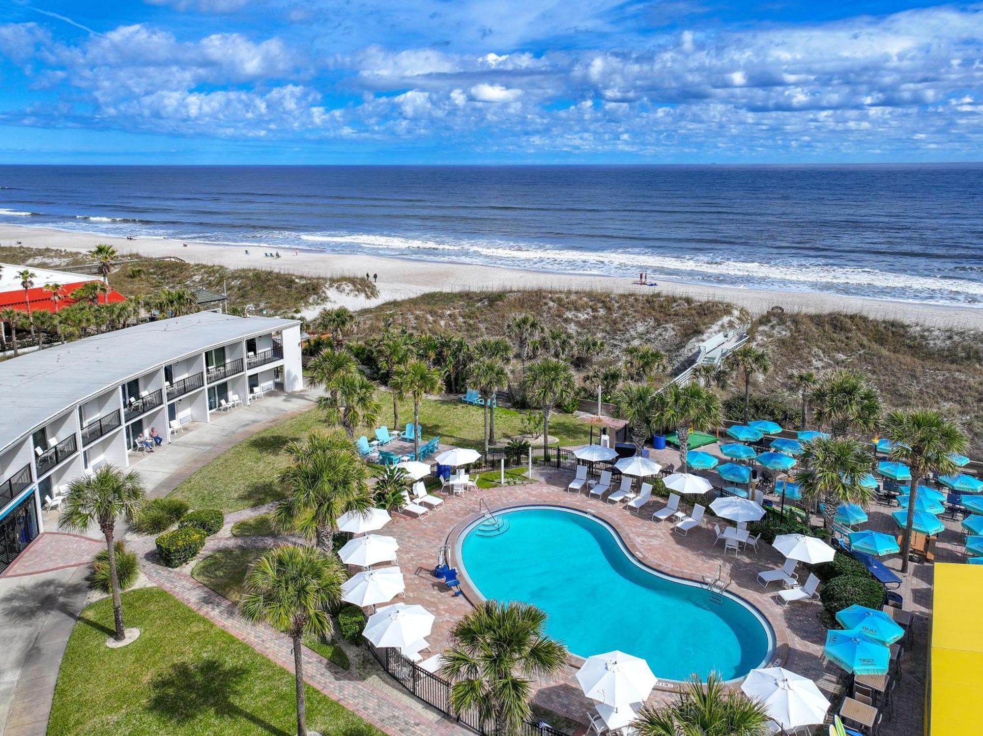 Seahorse Oceanfront Inn Neptune Beach エクステリア 写真