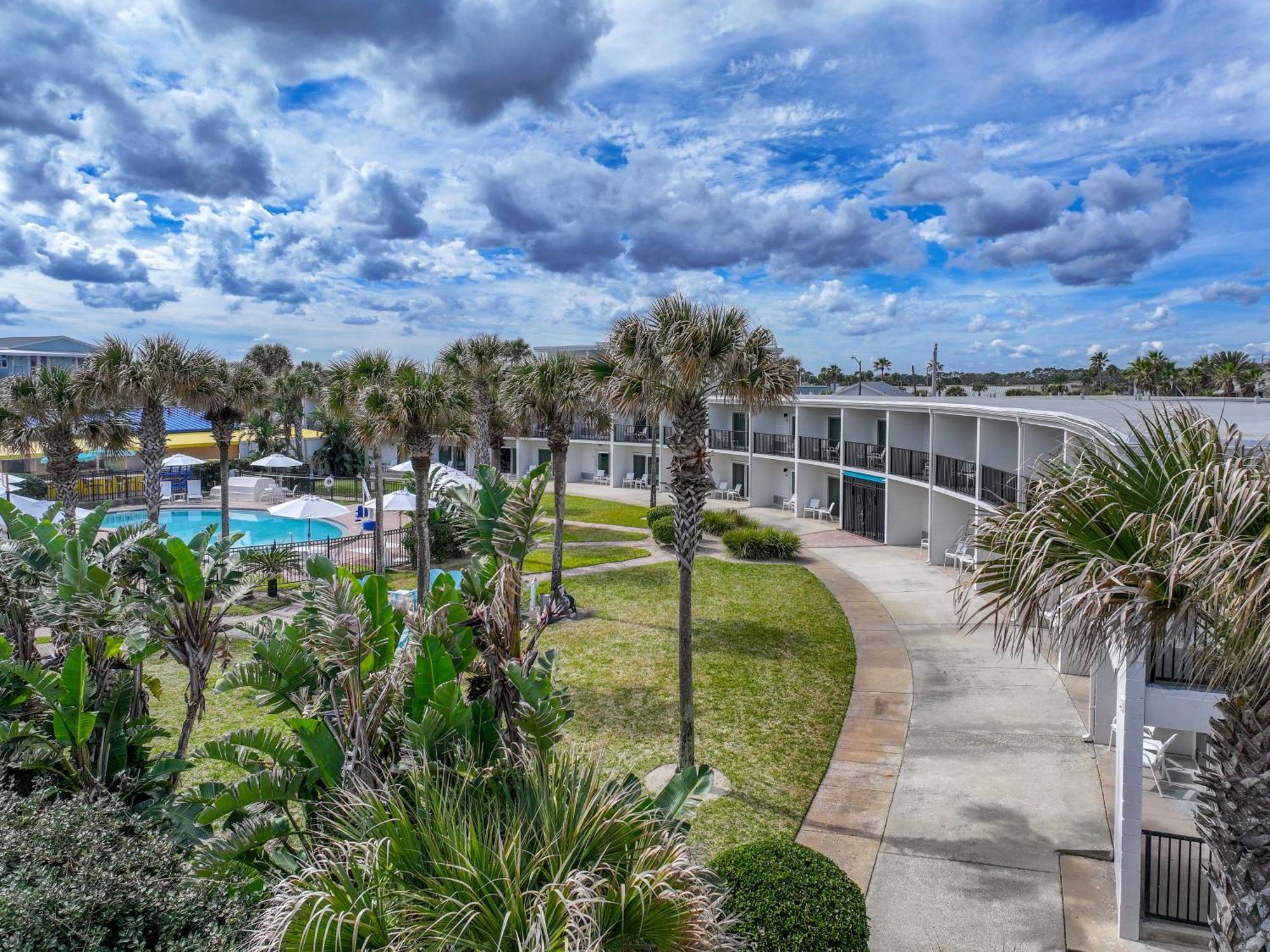 Seahorse Oceanfront Inn Neptune Beach エクステリア 写真