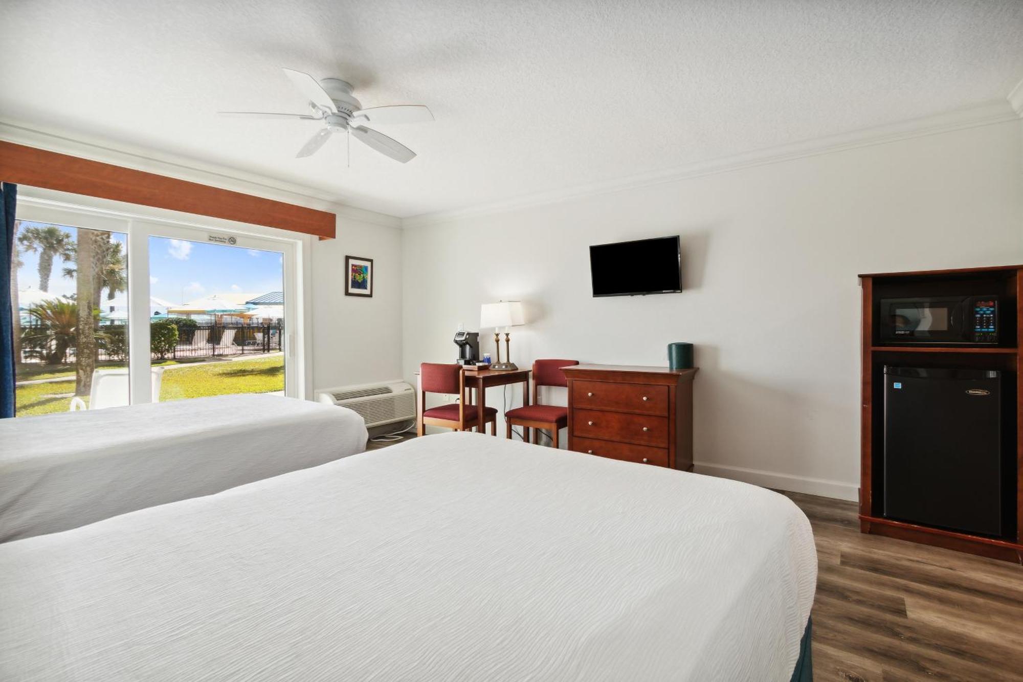 Seahorse Oceanfront Inn Neptune Beach エクステリア 写真